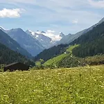 In Zillertal Near Slopes 아파트 *